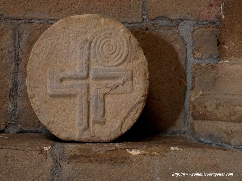 FRAGMENTO DE ESTELA FUNERARIA MEDIEVAL